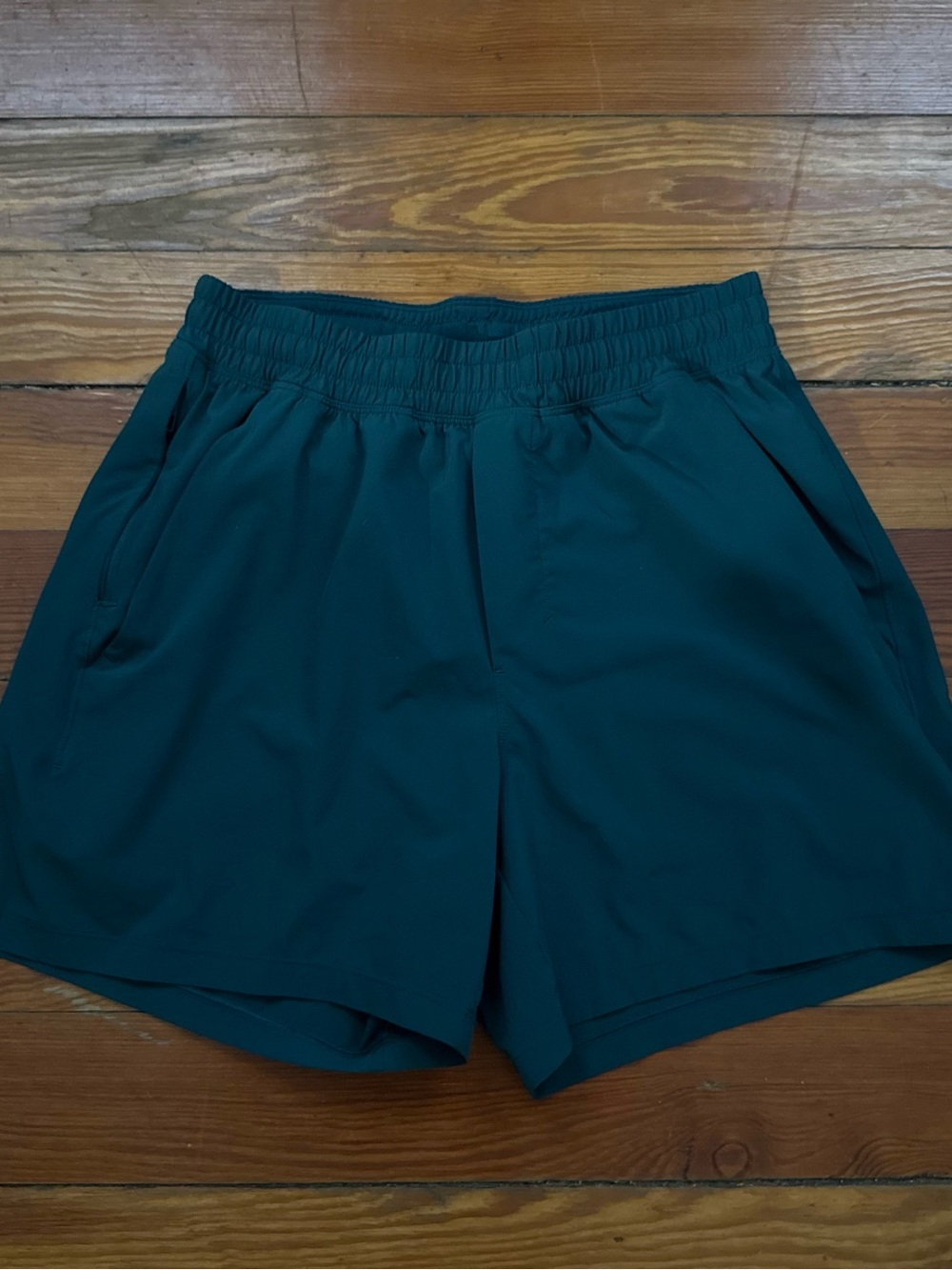Lululemon Pace Breaker 5” Shorts Men’s Small Dark Green